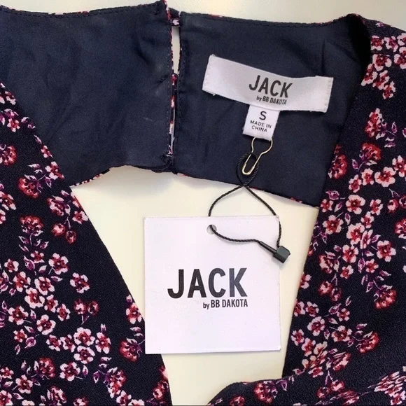 NWT Jack by BB Dakota Ditsy Floral Navy Jumpsuit - Picture 6 of 6